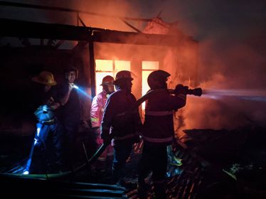 Hattrick....3 Kebakaran Besar berturut turut tuntas oleh Damkar BPBD Kota Denpasar 